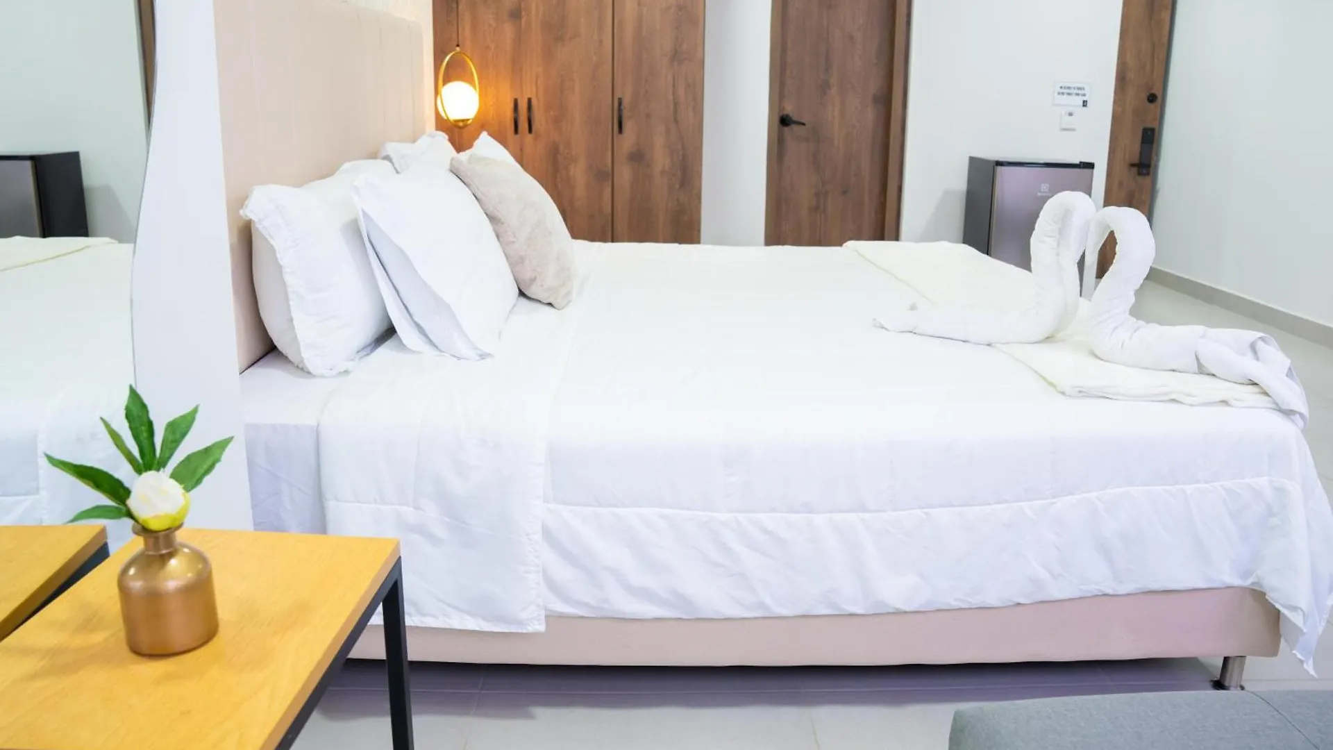 Aparthotel Apartasuite De Lujo Medellin