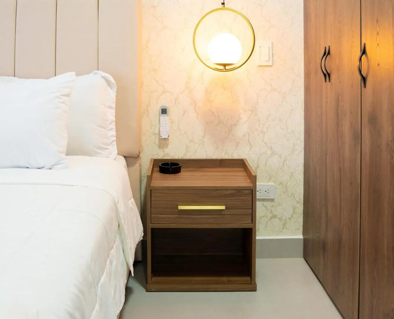 Apartasuite De Lujo Medellin Aparthotel